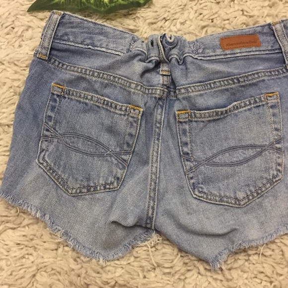 🐳[3/$15]🐳 
❤️Abercrombie jean shorts - Picture 6 of 7